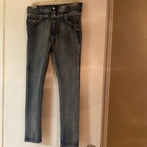 Saza Distressed Skinny Jeans